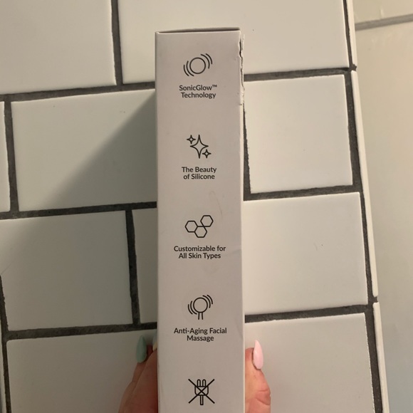 PMD Clean Smart Facial Cleansing Device - Picture 4 of 6